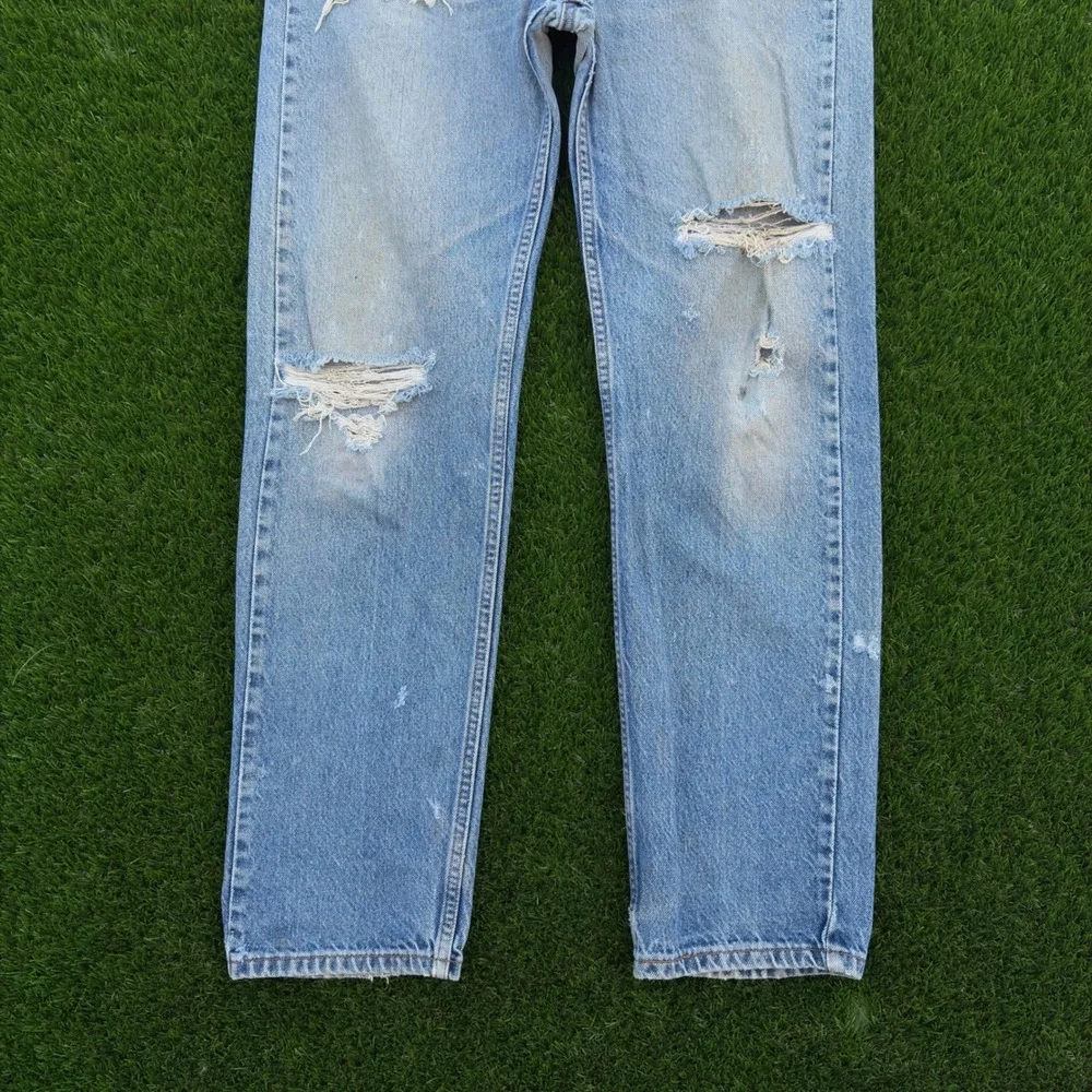 VTG Levis 505 Mens 36x33 Regular Fit Straight Distressed Light Wash Denim Jeans‎